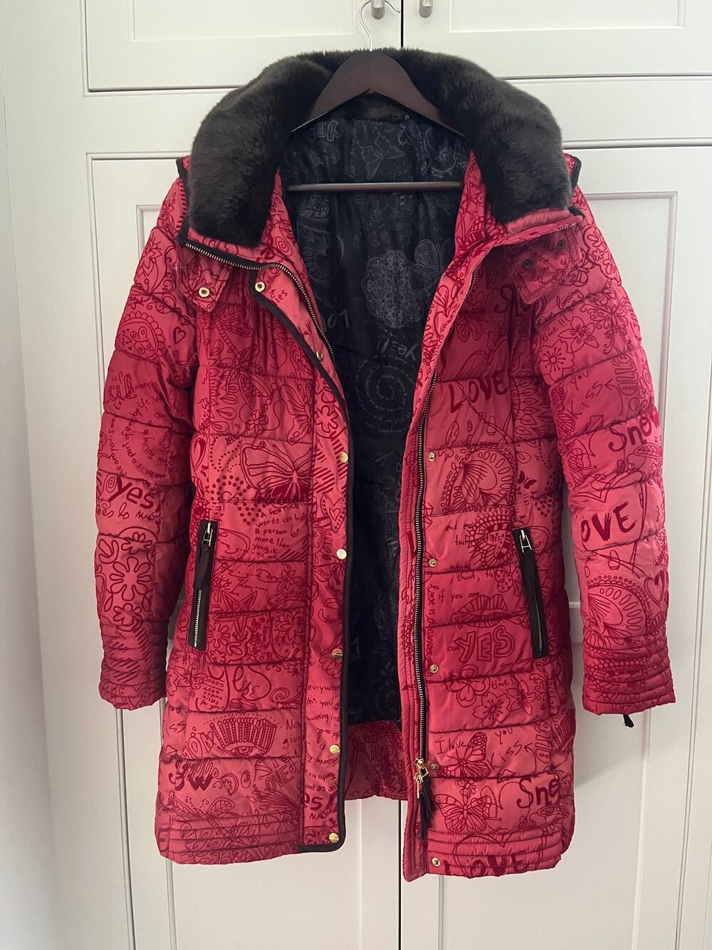 Desigual Roxana Red Puffer Coat Faux Fur Collar Quilted Logomania Jacket Sz.10
